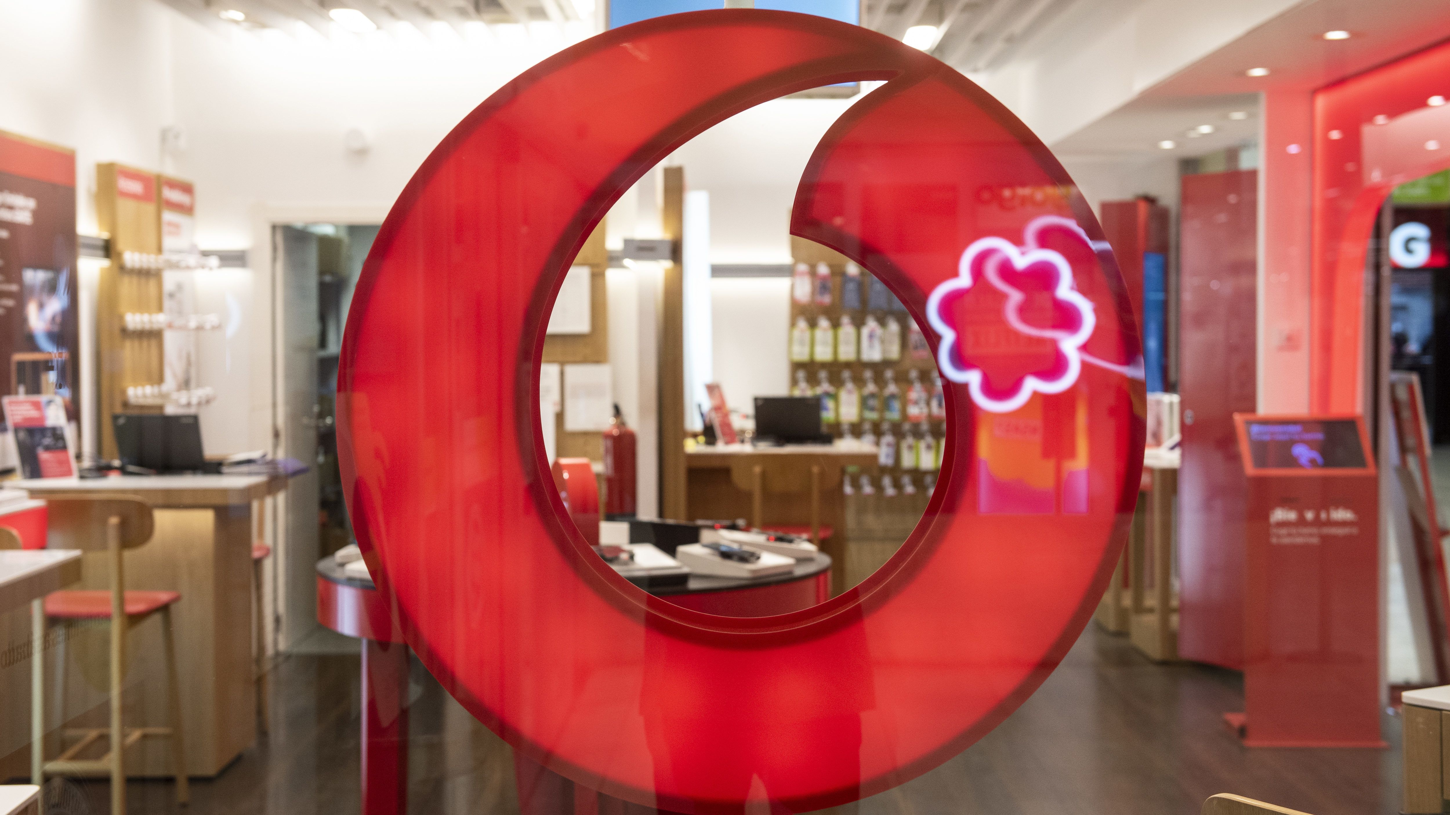 Korlátlan mobilnetet Vodafone az új Red tarifacsomagokkal | 24.hu