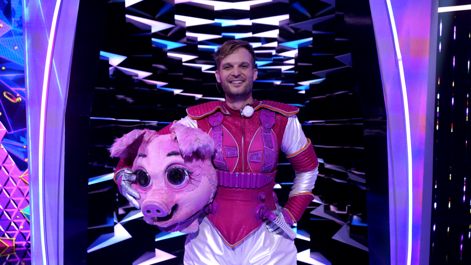 Álarcos Énekes: Kiesett a Röfi, Puskás Peti volt az álarc alatt | 24.hu