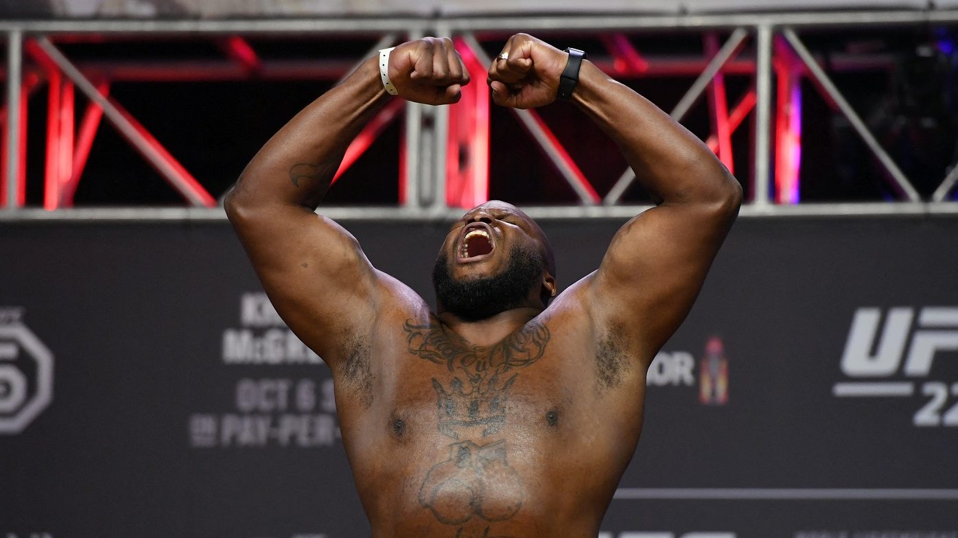 Egy nehézsúlyú MMAharcos autóját akarta feltörni egy tolvaj, kórházban