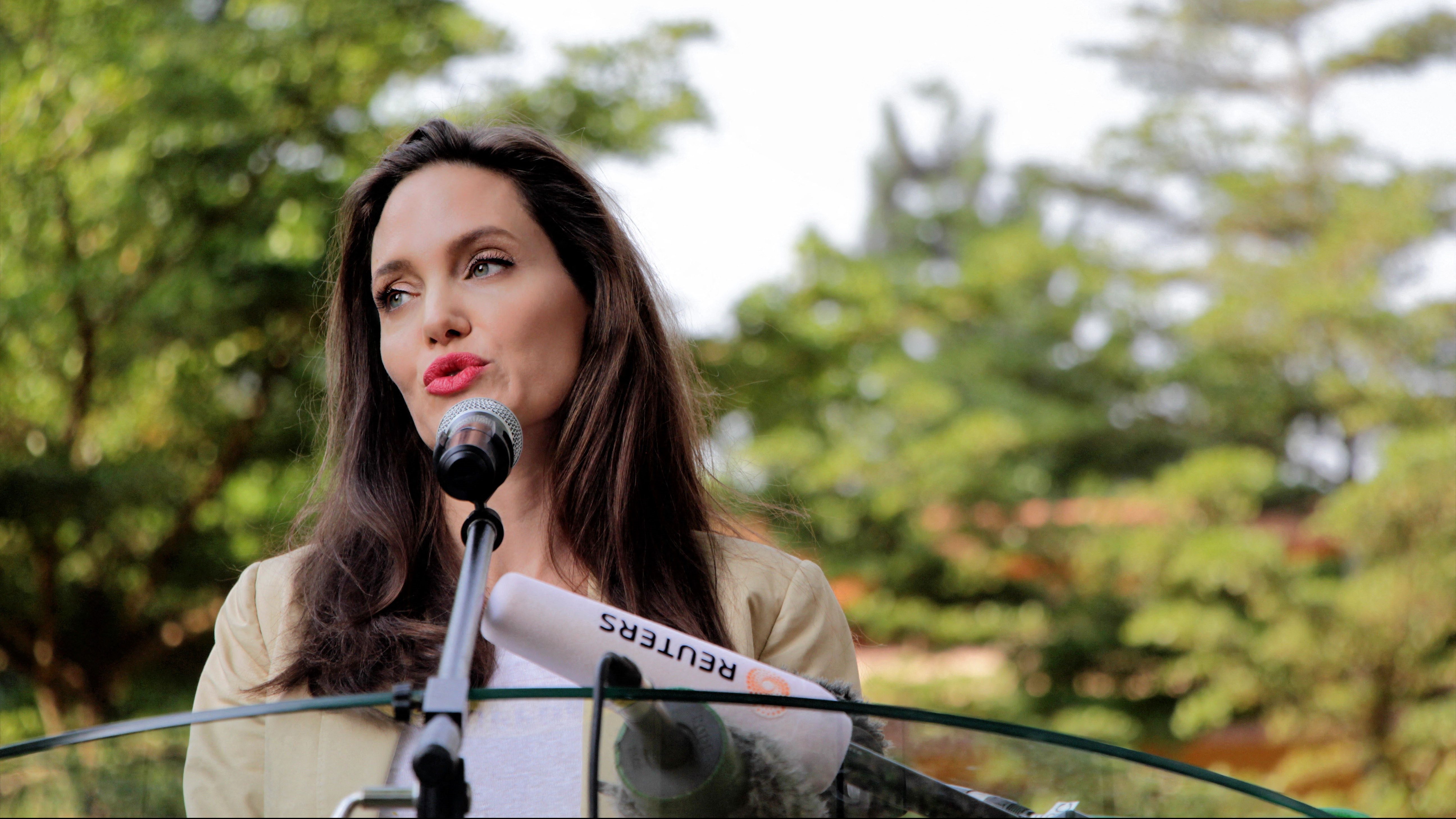 angelina jolie