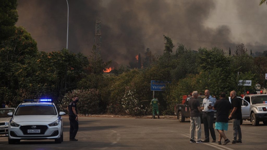 Στην Ελλάδα, η βλάστηση καίει ήδη κοντά στην πρωτεύουσα