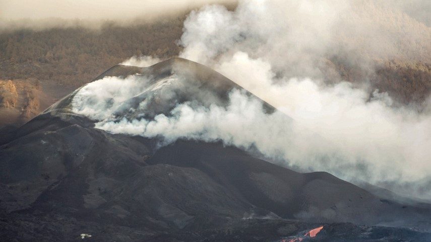 Száz évvel ezelőtti vulkánkitörés hamufelhőjét sodorja a szél
