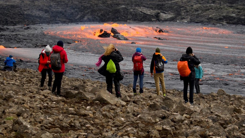 Kifáradt Izland új vulkánja, már csak gőzöket-gázokat ereget