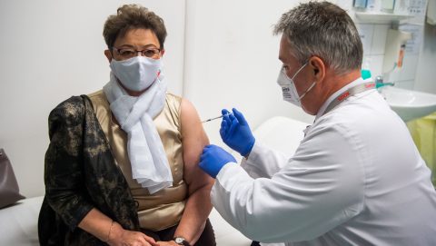Magyar adatok: így csökken az egyes vakcinák hatásossága
