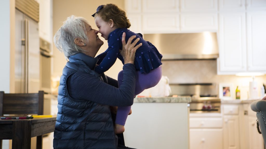 A nagymamák közelebb állhatnak az unokáikhoz, mint a saját gyerekeikhez