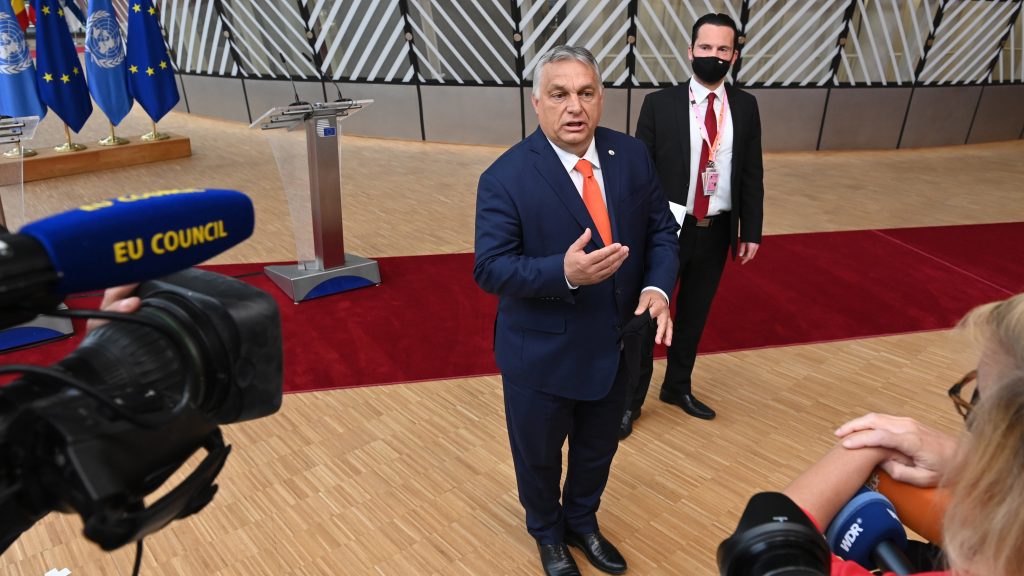 Balatoni fejlesztésekről és agrártámogatásokról kérdezi az EU az Orbán-kormányt