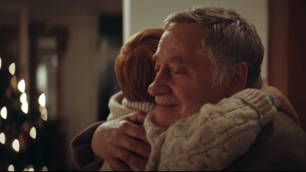 Koltai Róbert egy osztrák karácsonyi reklám főszereplőjeként ríkatja meg az embereket