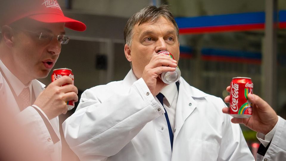 Ungár Péter tovább üti a kormányt és a Coca-Colát
