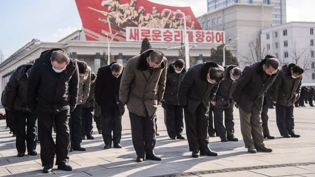 Az előző diktátor halálának tizedik éfordulójára emlékeztek Észak-Koreában