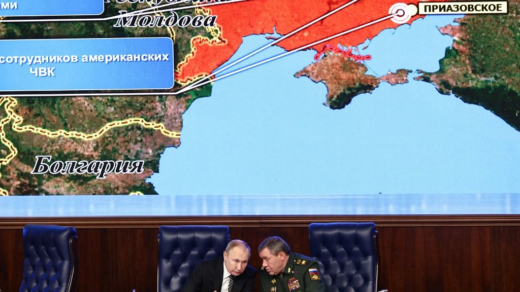 Tízezer orosz katonát vezényelnek át az ukrán határtól