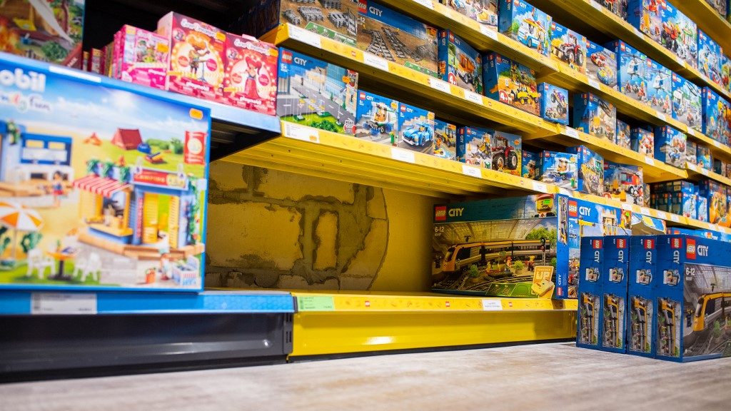 Áttörték a játékbolt falát, majd ellopták az üzlet LEGO-készleteit