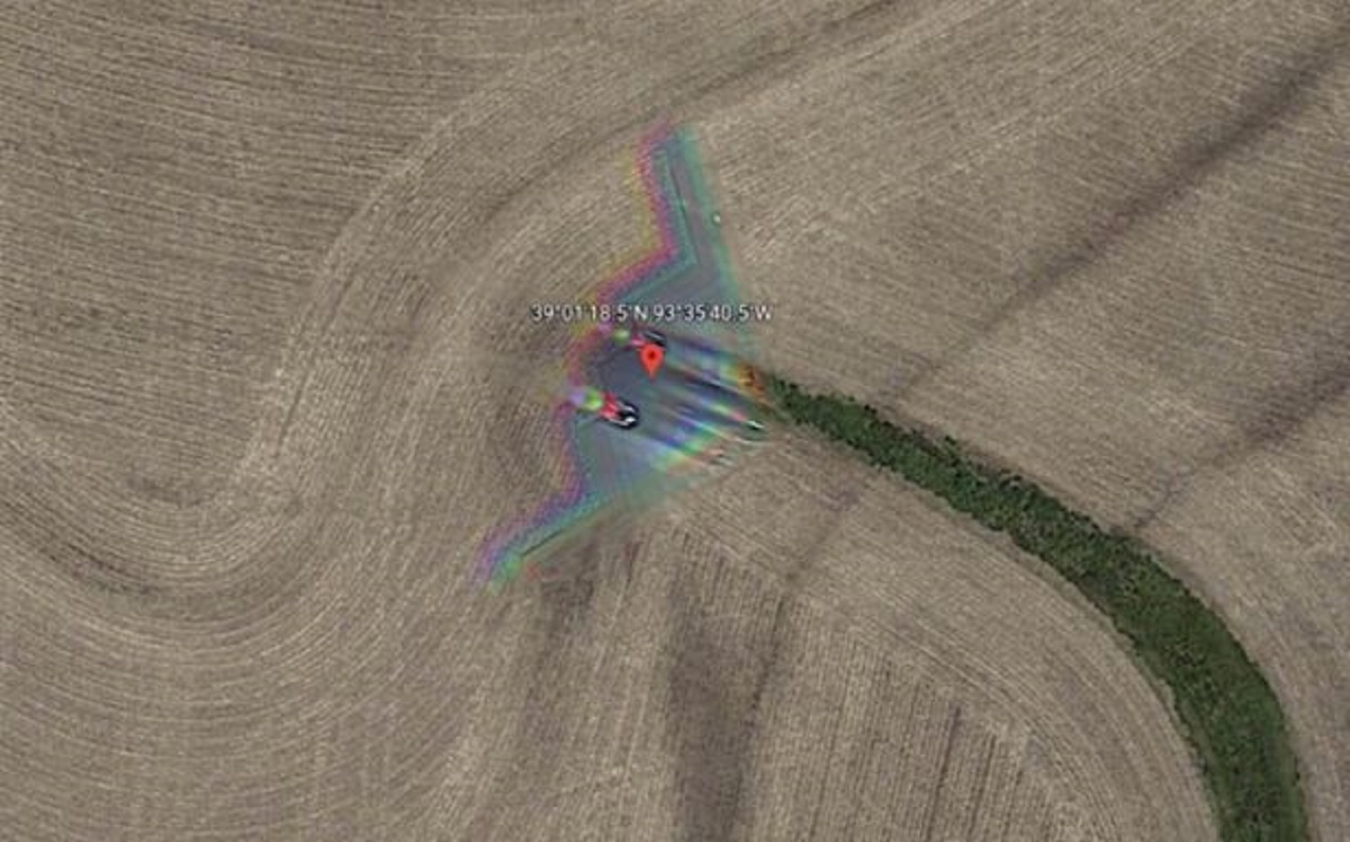 Rejtélyes repülőgépet szúrtak ki a Google Térképen