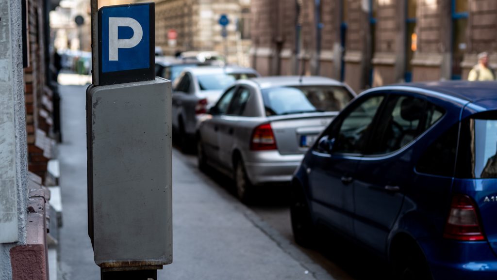Közel két hétig ingyenes lesz a parkolás Budapesten