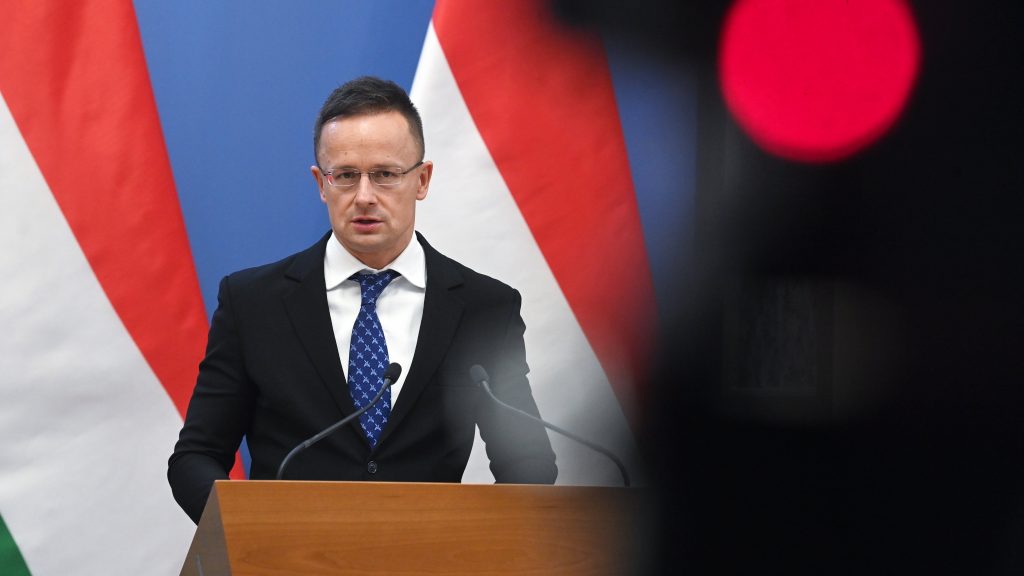 Szijjártó Péter EU-s kioktatást és leckéztetést emleget, és magyar vétót ígér