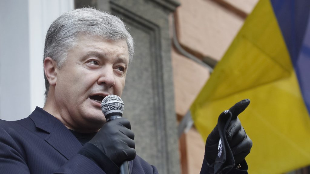 Hazaárulással gyanúsították meg az előző ukrán elnököt