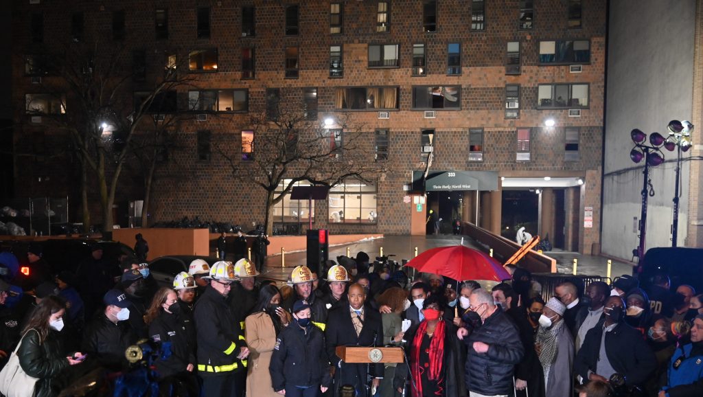 19-en meghaltak egy New York-i lakástűzben
