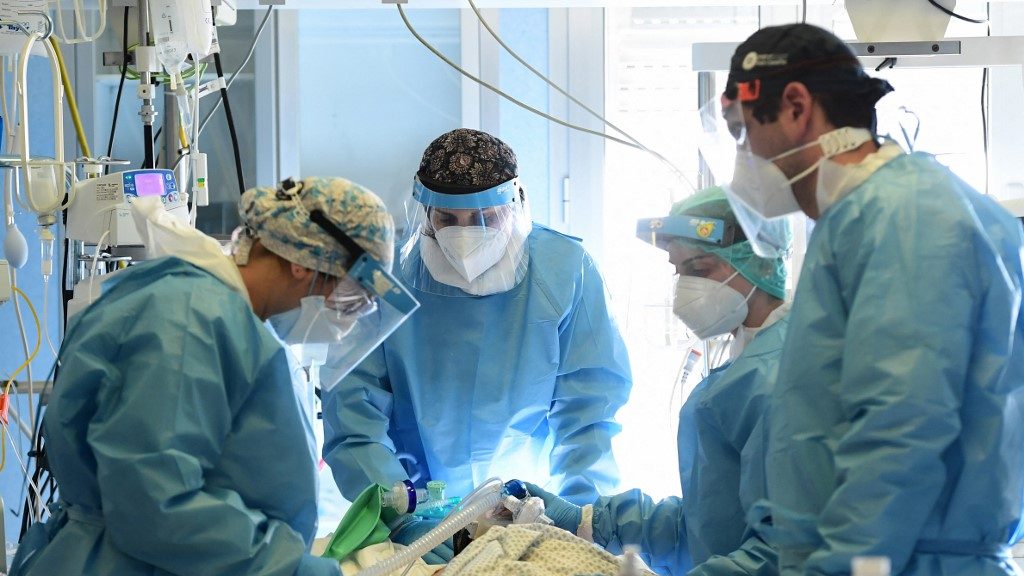 Súlyos a járványhelyzet Olaszországban, műtétek maradnak el