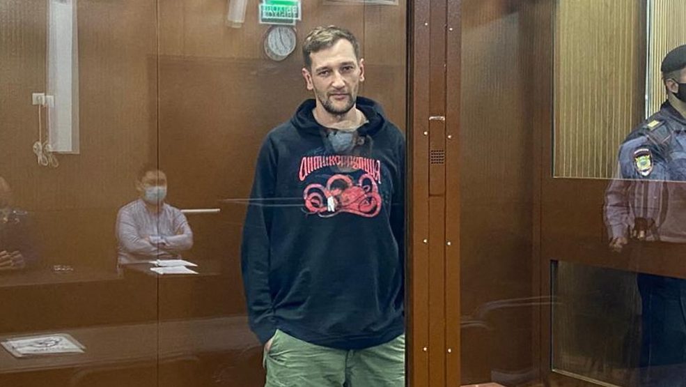 Elfogatóparancsot adtak ki Navalnij öccse ellen