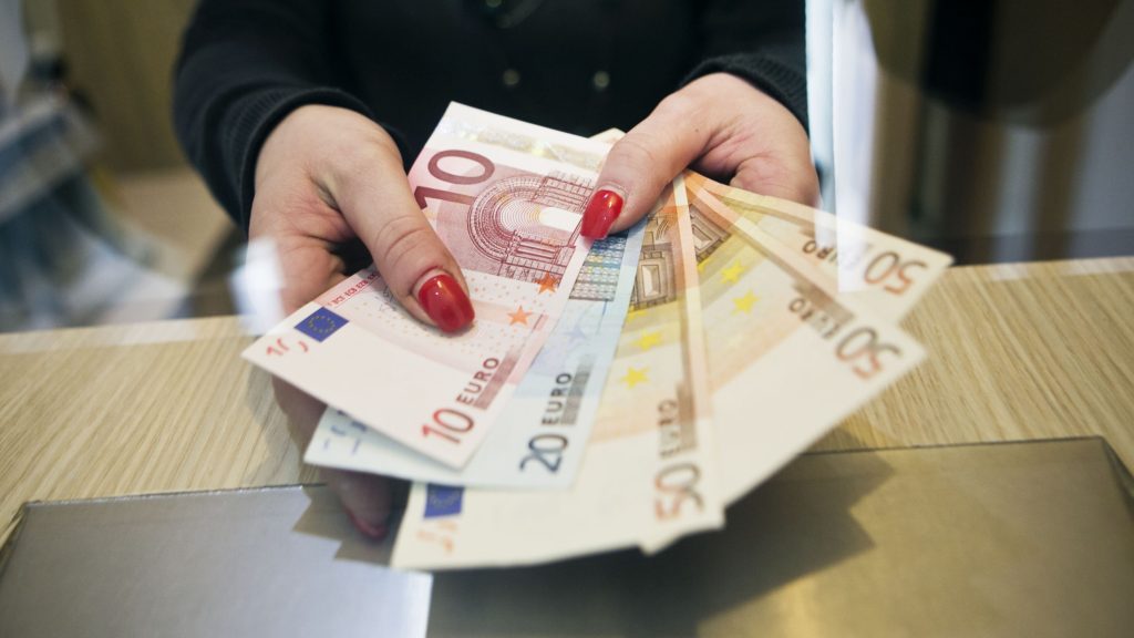 Horvátország hangol az euróra: ősztől már a közös valutában is feltüntetik az árakat
