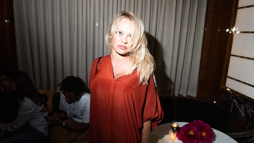 Pamela Anderson egy év után válik a 4. férjétől