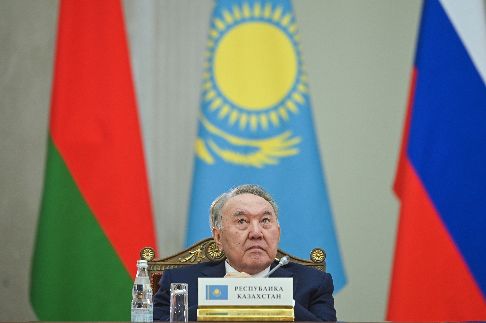 A nyomorultak, a nemzet feje és az összeesküvők: mi áll a kazah válság hátterében?