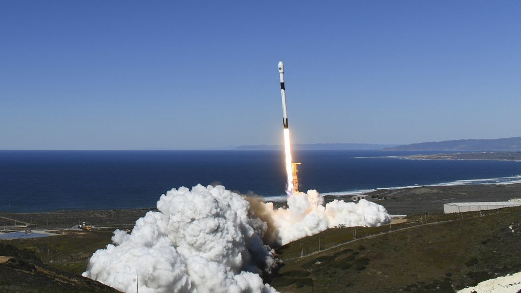 Videón a SpaceX rakétájának útja