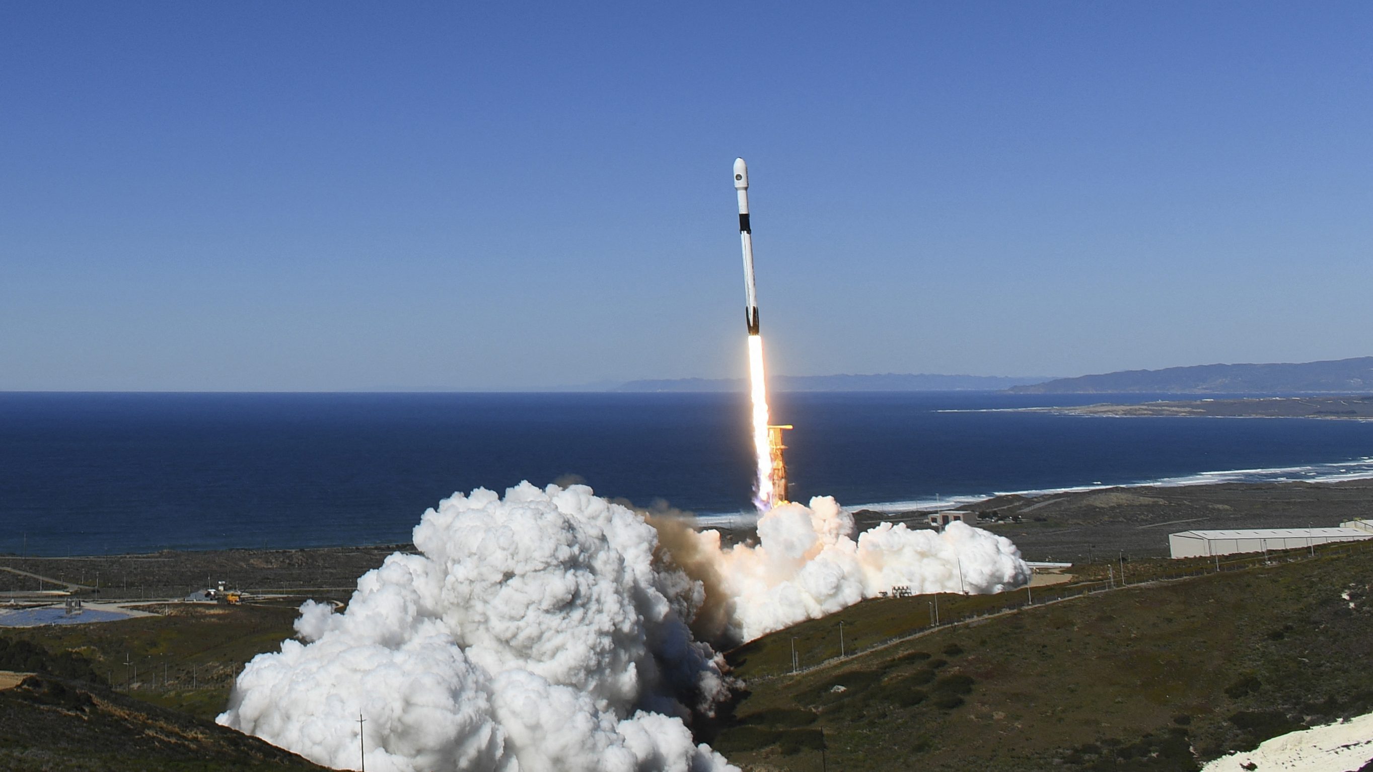 Kémműholdat bocsátott fel a SpaceX