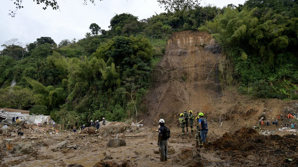 Házak omlottak össze, tucatnyian meghaltak a kolumbiai esőzések miatt