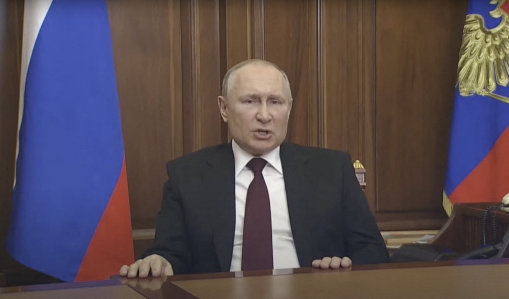 Oroszország elismeri a szakadár luhanszki és donyecki köztársaságok függetlenségét