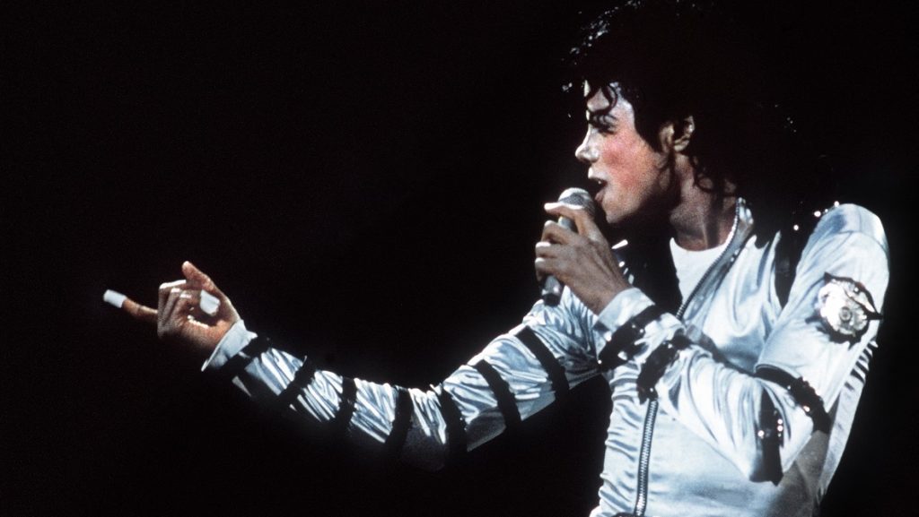 A Michael Jacksonról készülő életrajzi film a Bohém rapszódiához hasonló szabadsággal bánhat majd a zűrös ügyekkel