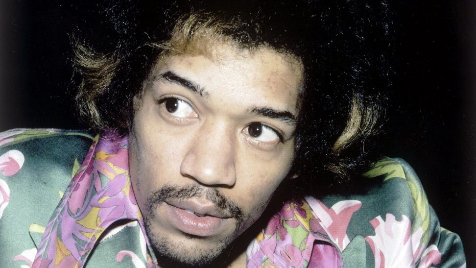 Ötvenöt év után újra egyben van Jimi Hendrix kettétépett dalszöveglapja