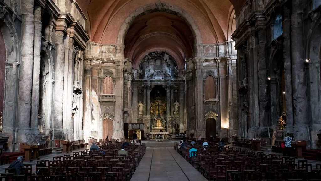 Portugáliában 200 bejelentés érkezett zaklató papok ellen, de alig egy tucat esetet vizsgáltak ki