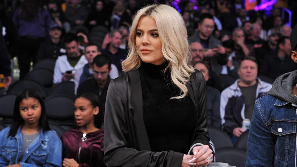 Khloé Kardashian kezéről lemaradt a Photoshop, szétkapták a kommentelők