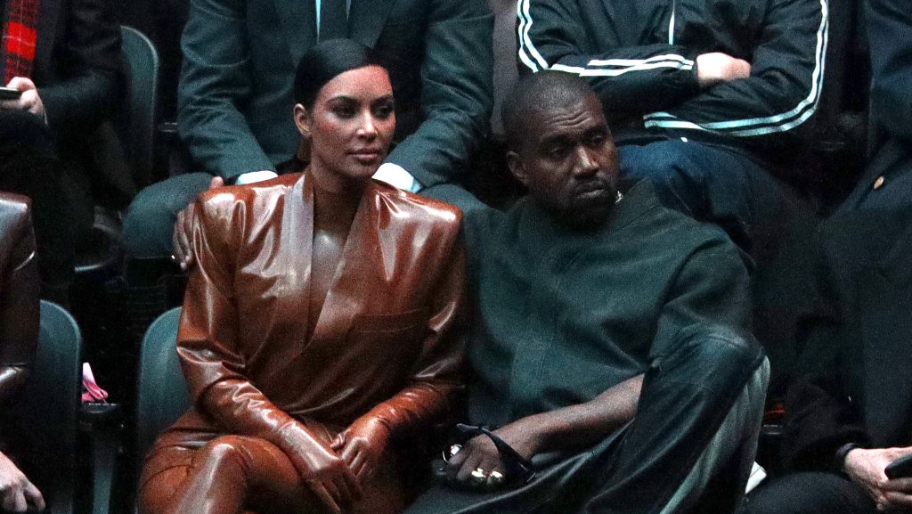 Kim Kardashian a válásukról beszélt a Vogue-ban, Kanye West megosztotta fotókat azzal, hogy vissza akarja kapni