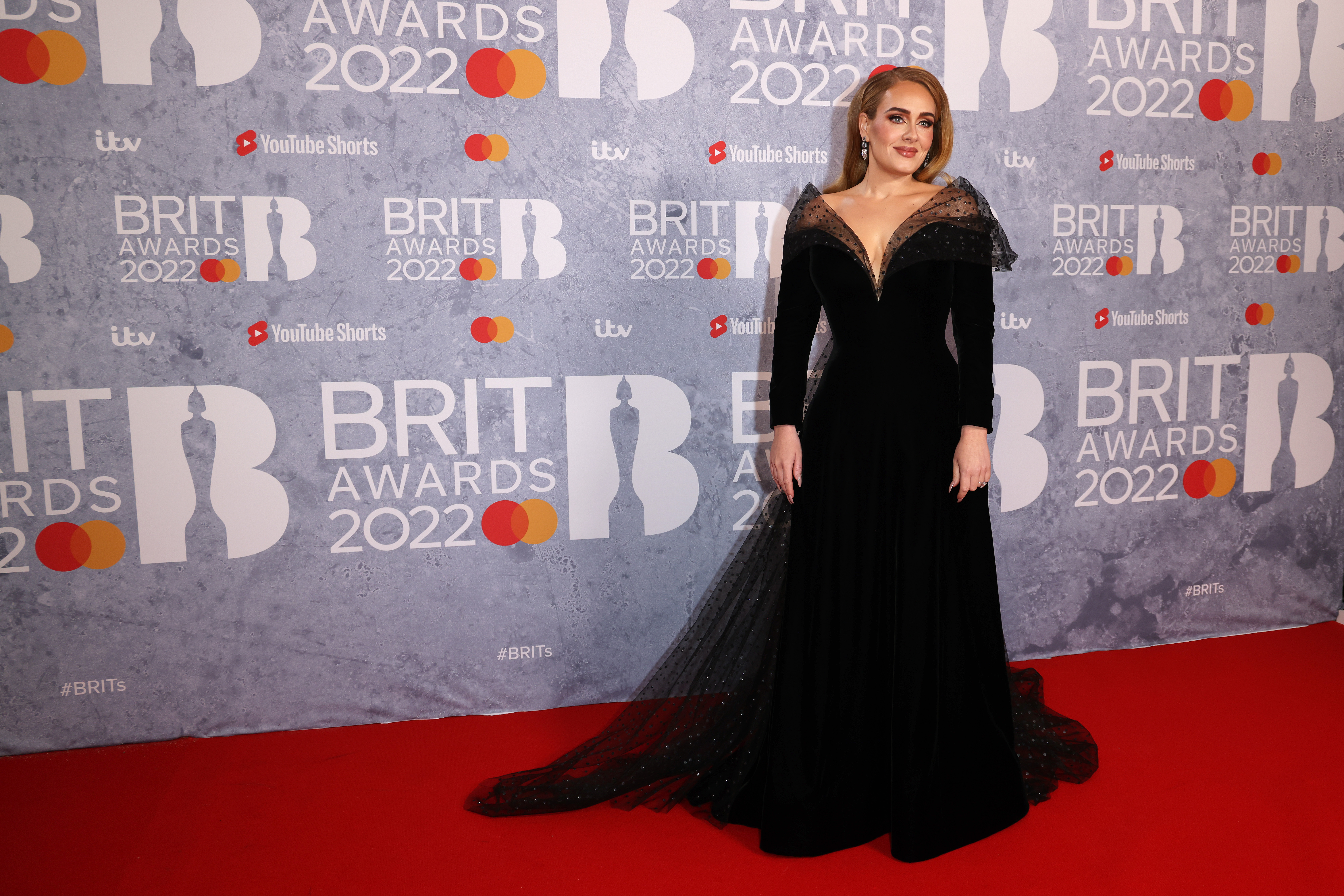 Adele évek óta először lépett vörös szőnyegre