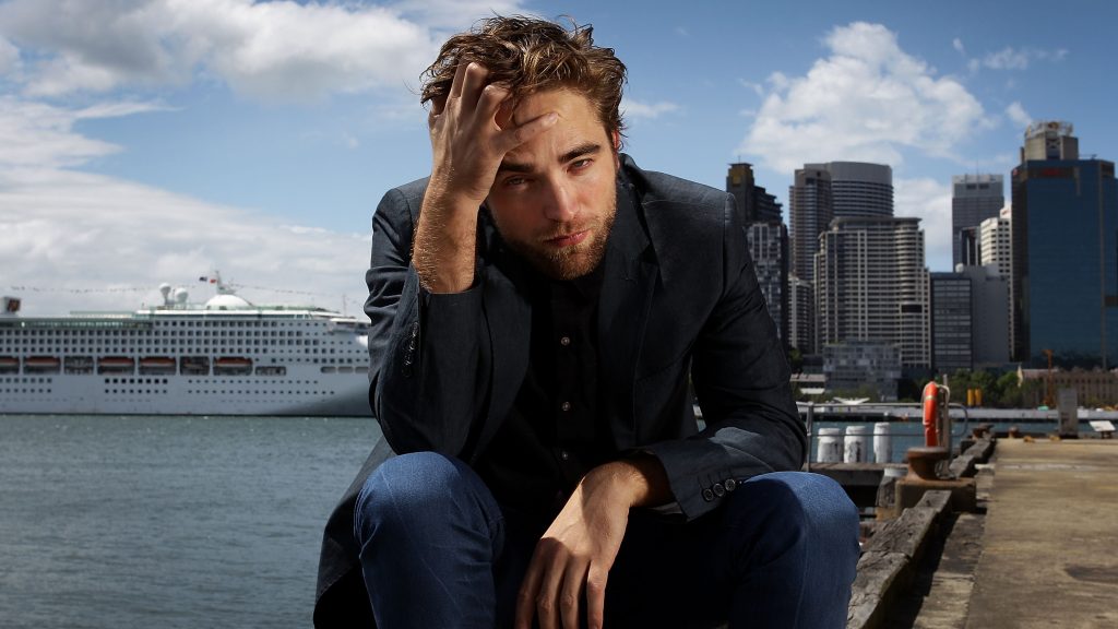 Robert Pattinson annyira izzadt a Batman jelmezben, hogy azt hitte, botoxoltatnia kell a verejtékmirigyeit