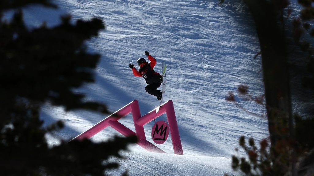 Horrorbaleset szakította félbe a snowboardosok edzését az olimpián