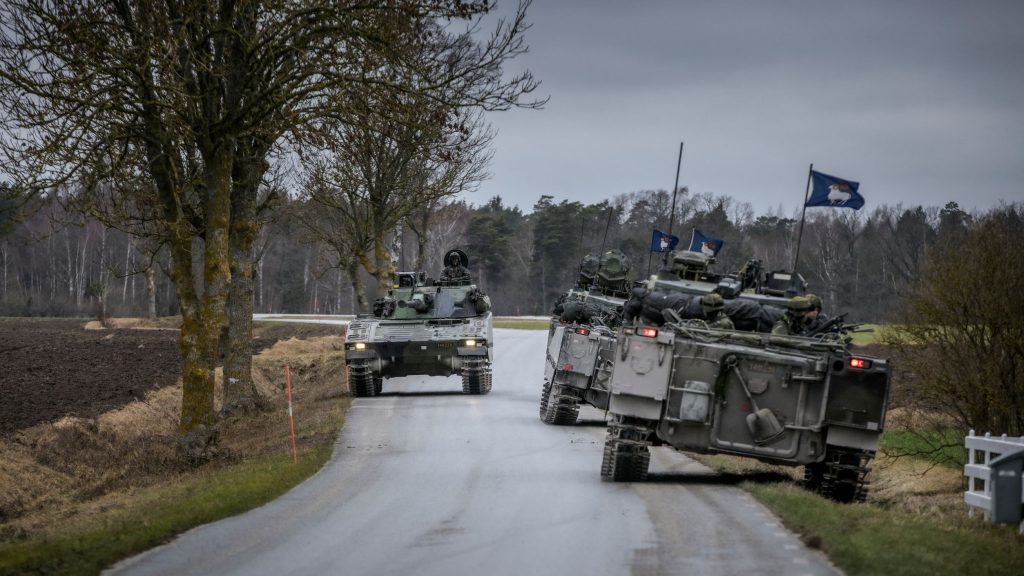 Erősíti az együttműködést a NATO Finnországgal és Svédországgal, Moszkva megtorló intézkedésekkel fenyegetőzik