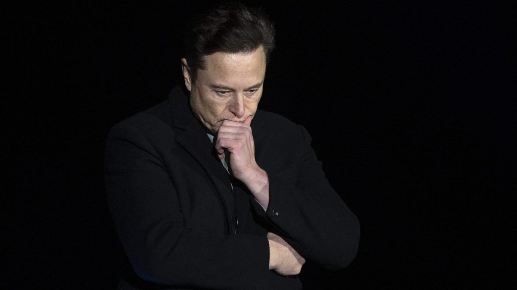 Megérkezett Elon Musk küldeménye Ukrajnába