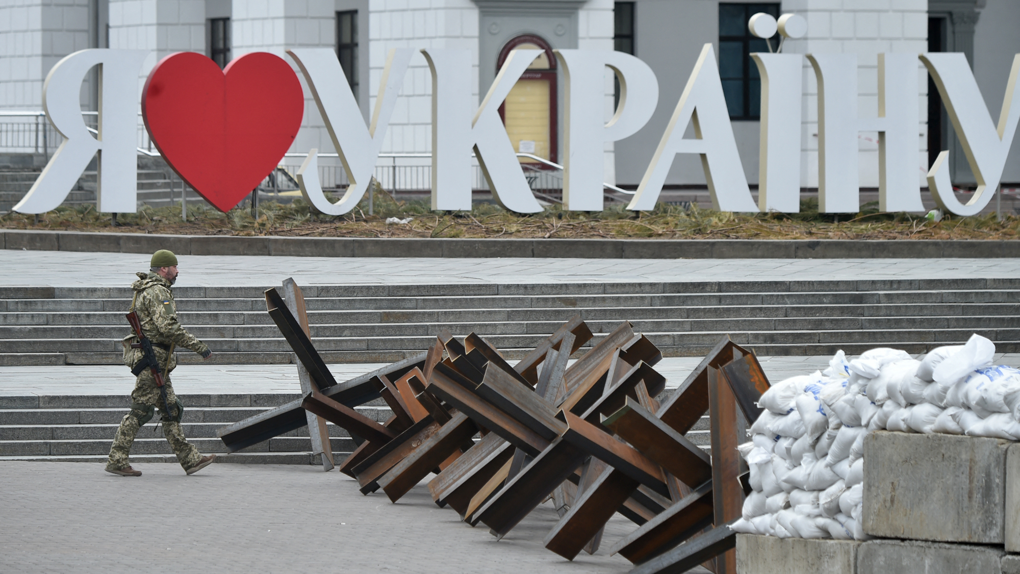 Всу валерий залужный. Киев сражается. 128 горно штурмовая бригада всу. Русские войска на украине. Киев сражается.