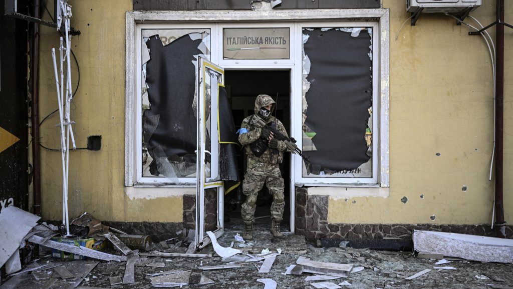 Lebombázták Csernyihiv emblematikus szállodáját