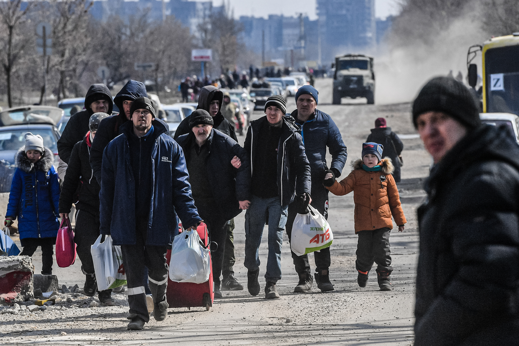 Több ezer ukrán civilt deportálhattak Mariupolból Oroszországba