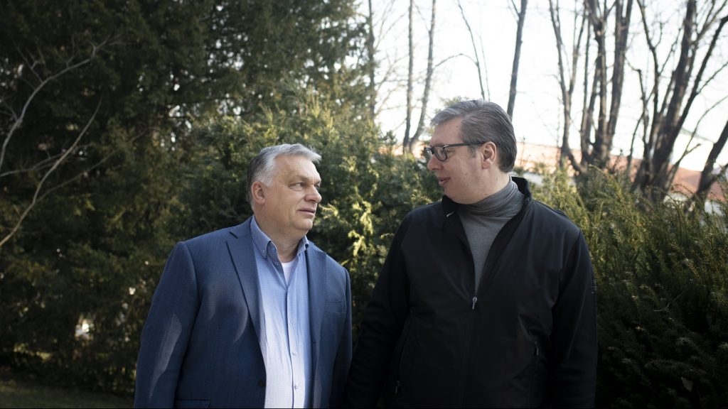 Orbán Szijjártóval ment eltávra Belgrádba