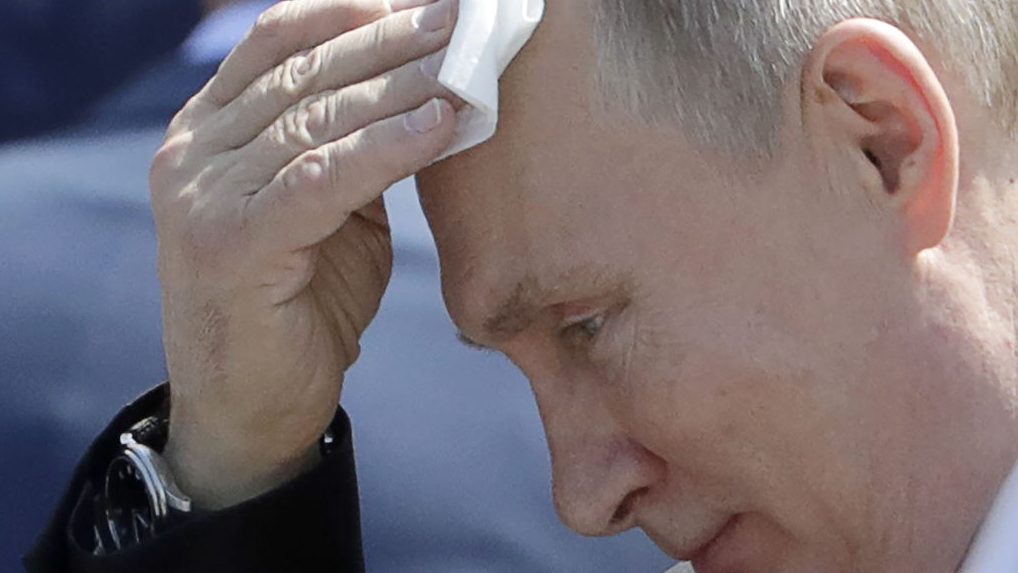 Putyin az ukránok ?háborús bűneiről? panaszkodott Emmanuel Macronnak