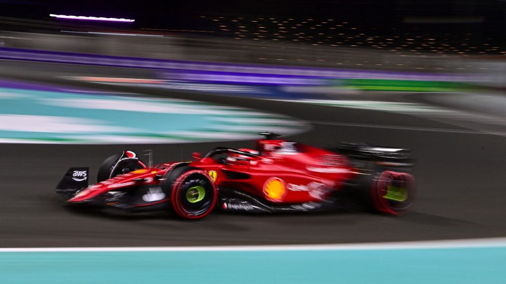 Mindkét Ferrari falnak ment a második szaúdi szabadedzésen
