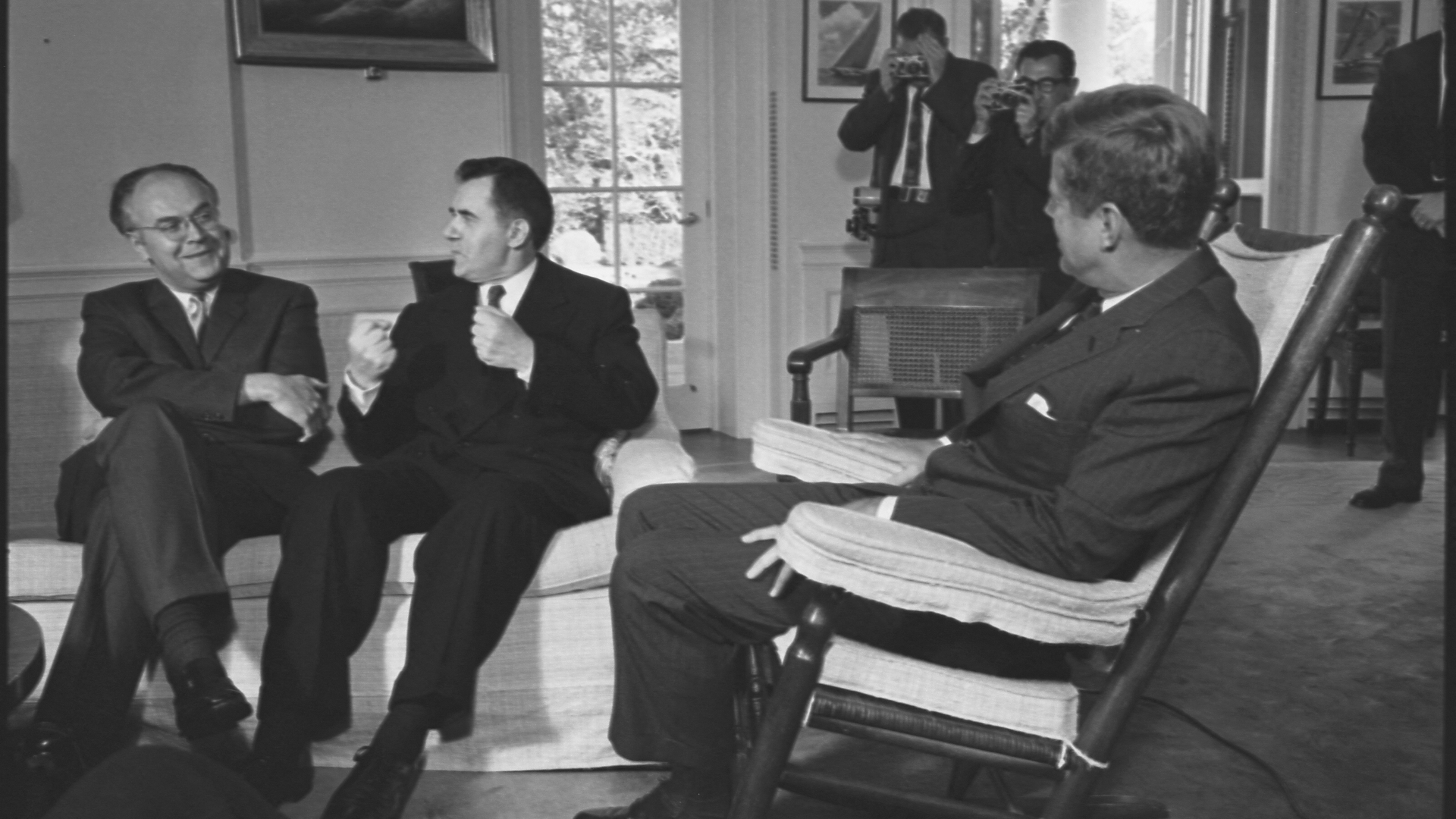 Долгожданная в конце переговоров. Громыко и Кеннеди. Громыко в США 1962. Громыко и Кеннеди Карибский кризис.
