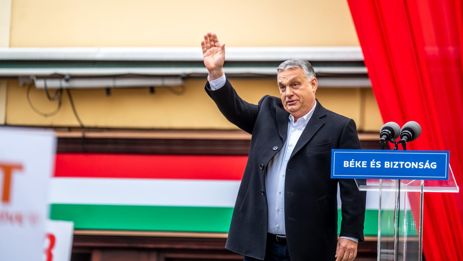 Exkommunista Orbán Viktor: A kommunisták mind szavaznak! Legyünk ott mi is!