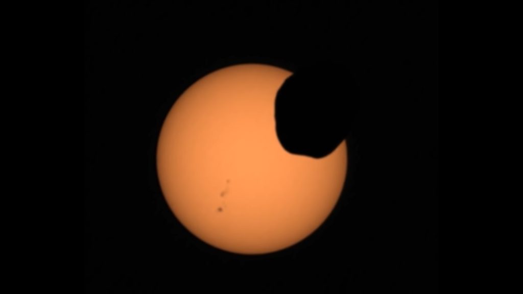 Videón egy marsi napfogyatkozás