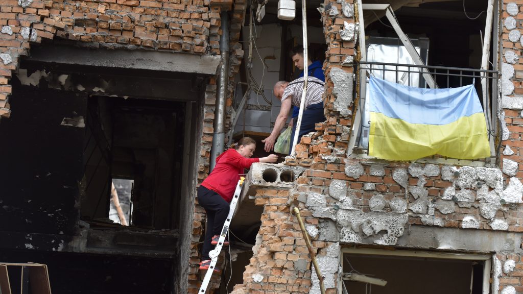 Az ukránok szerint az orosz hadsereg 1873 oktatási intézményt bombázott le, tűz alatt Donbász