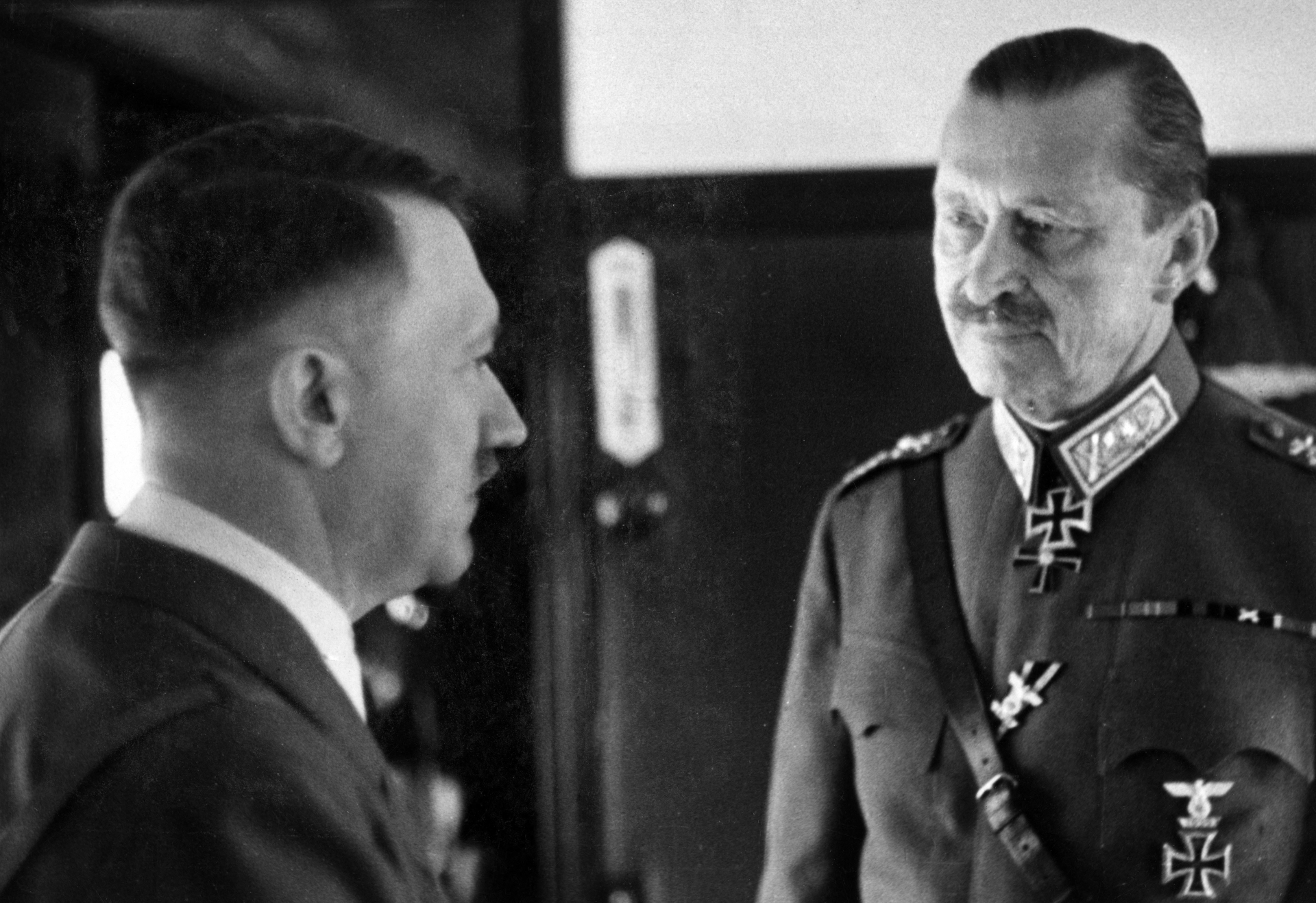 Hitlerrel szövetkezett a finn nemzeti hős